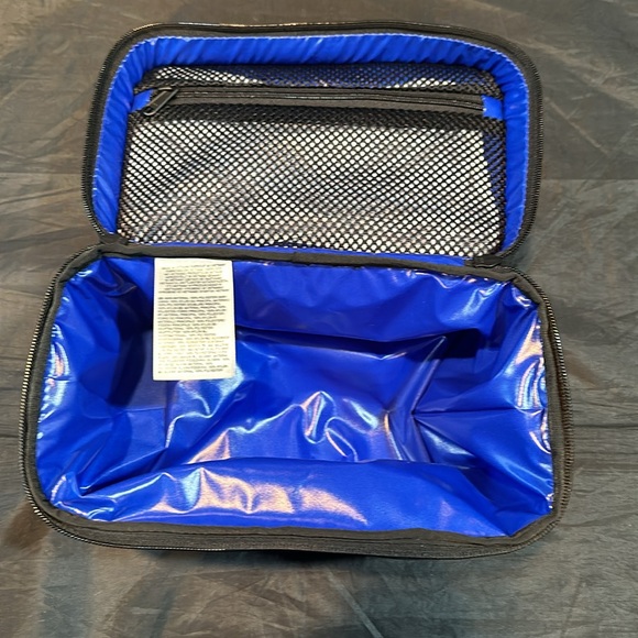 New The North Face Base Camp Voyager Black Lunch Cooler One Size NWT - Picture 8 of 15